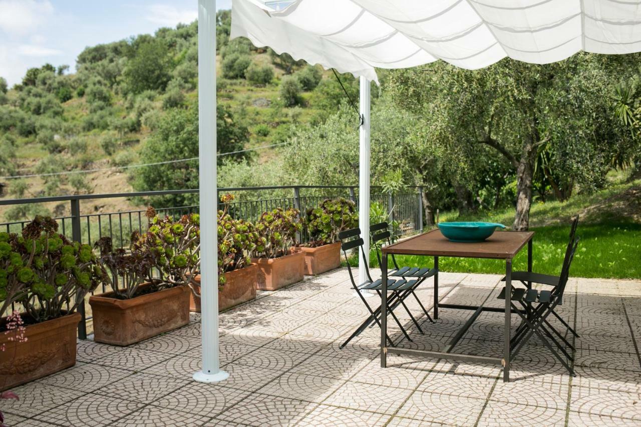 Agriturismo Oltrealmare Civezza Extérieur photo